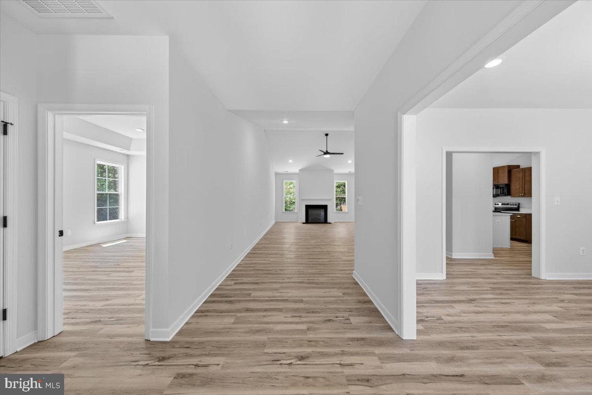 615 Traveller St photo 13