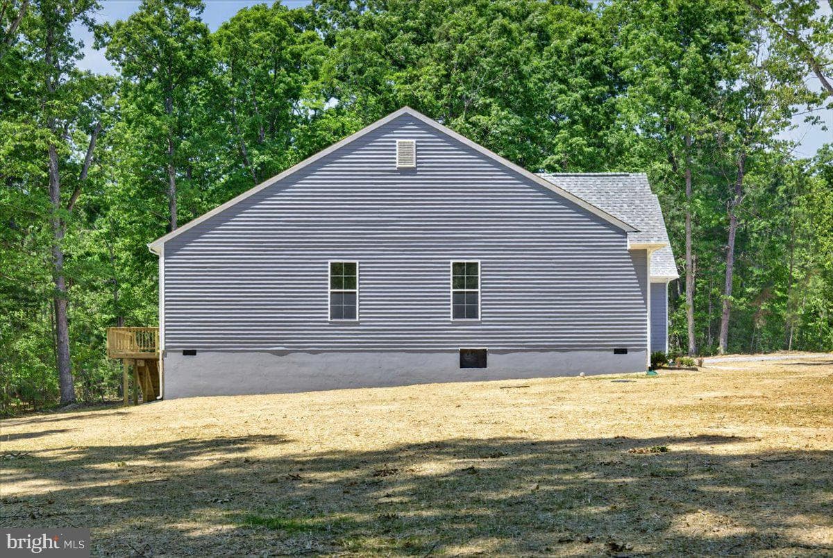 615 Traveller St photo 81