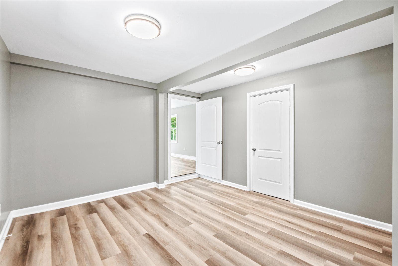 270 Ellis Drive photo 18