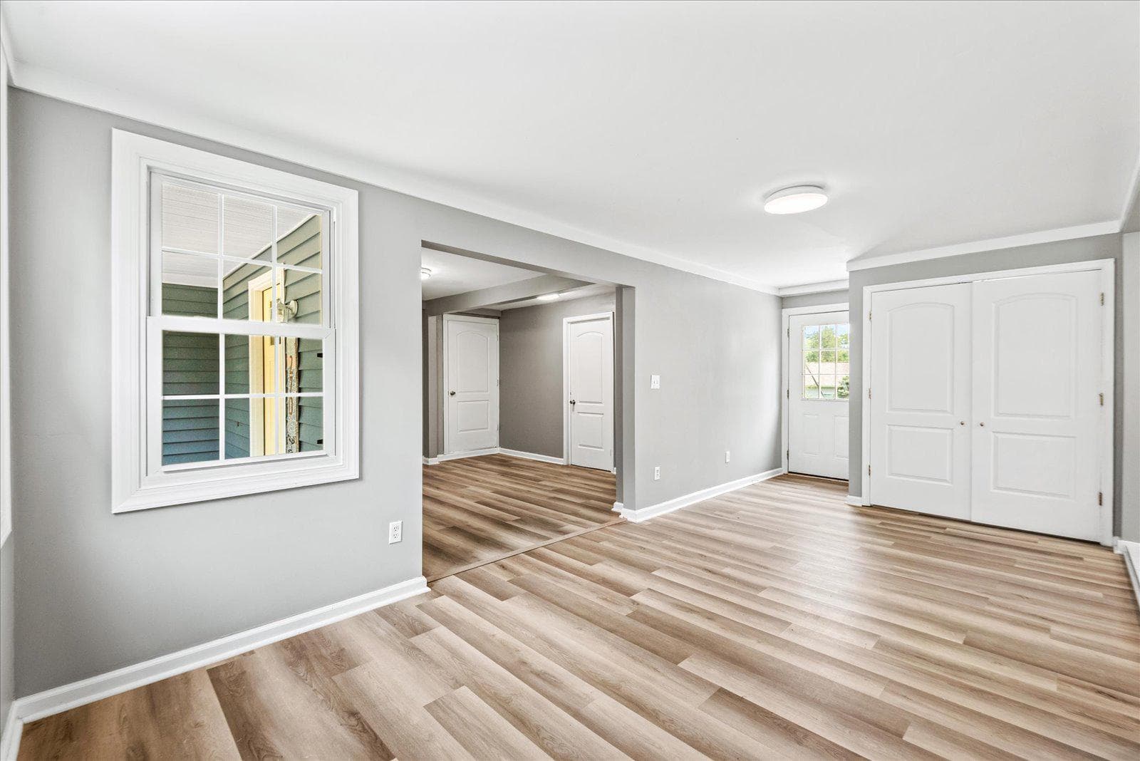 270 Ellis Drive photo 19