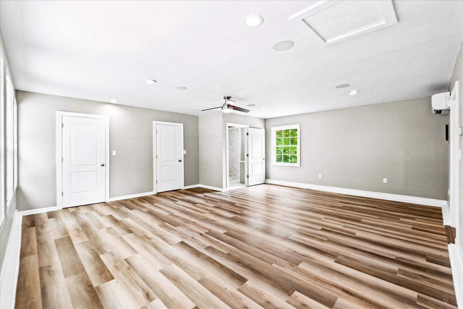 270 Ellis Drive photo 22