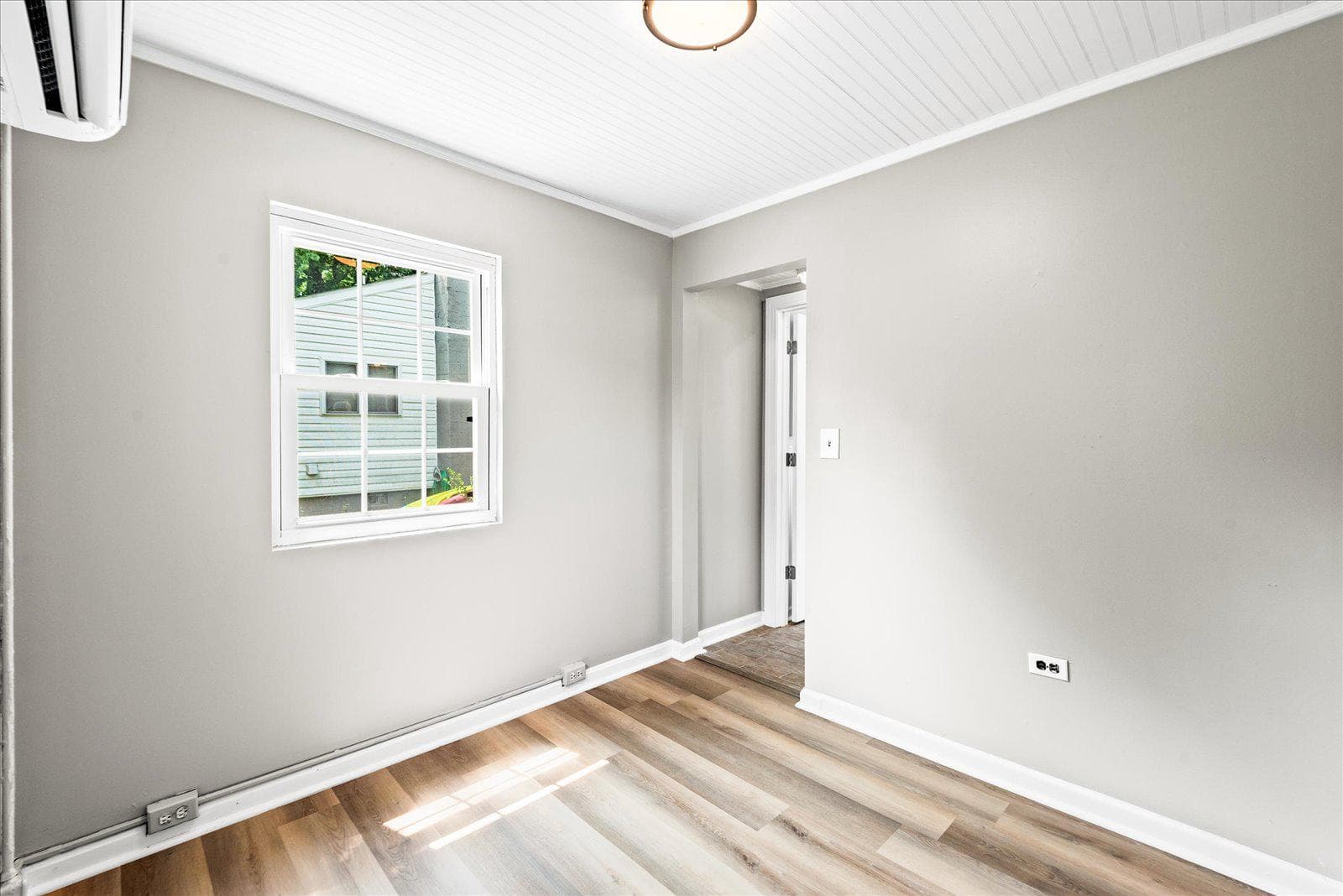 270 Ellis Drive photo 29