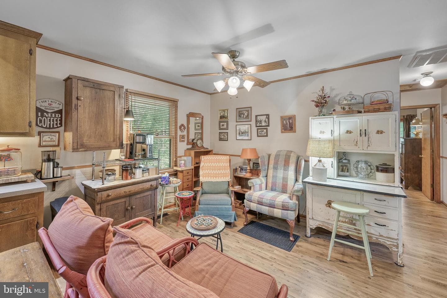 110 Patrick Henry Dr photo 27