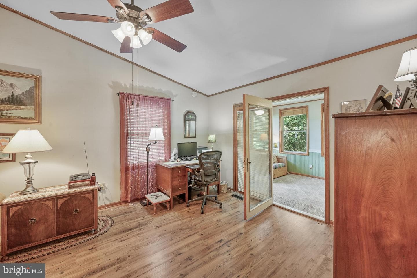 110 Patrick Henry Dr photo 31