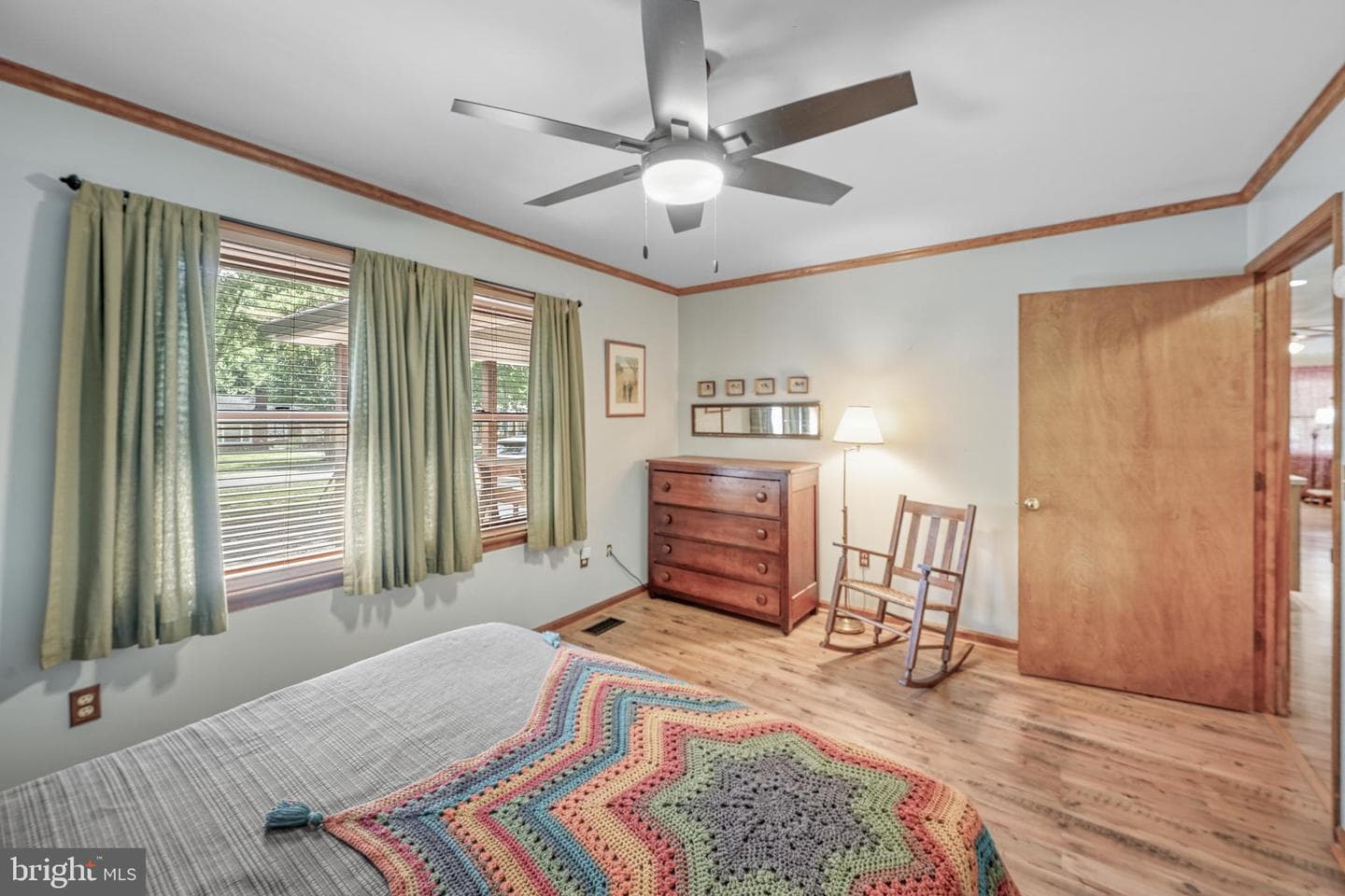 110 Patrick Henry Dr photo 39