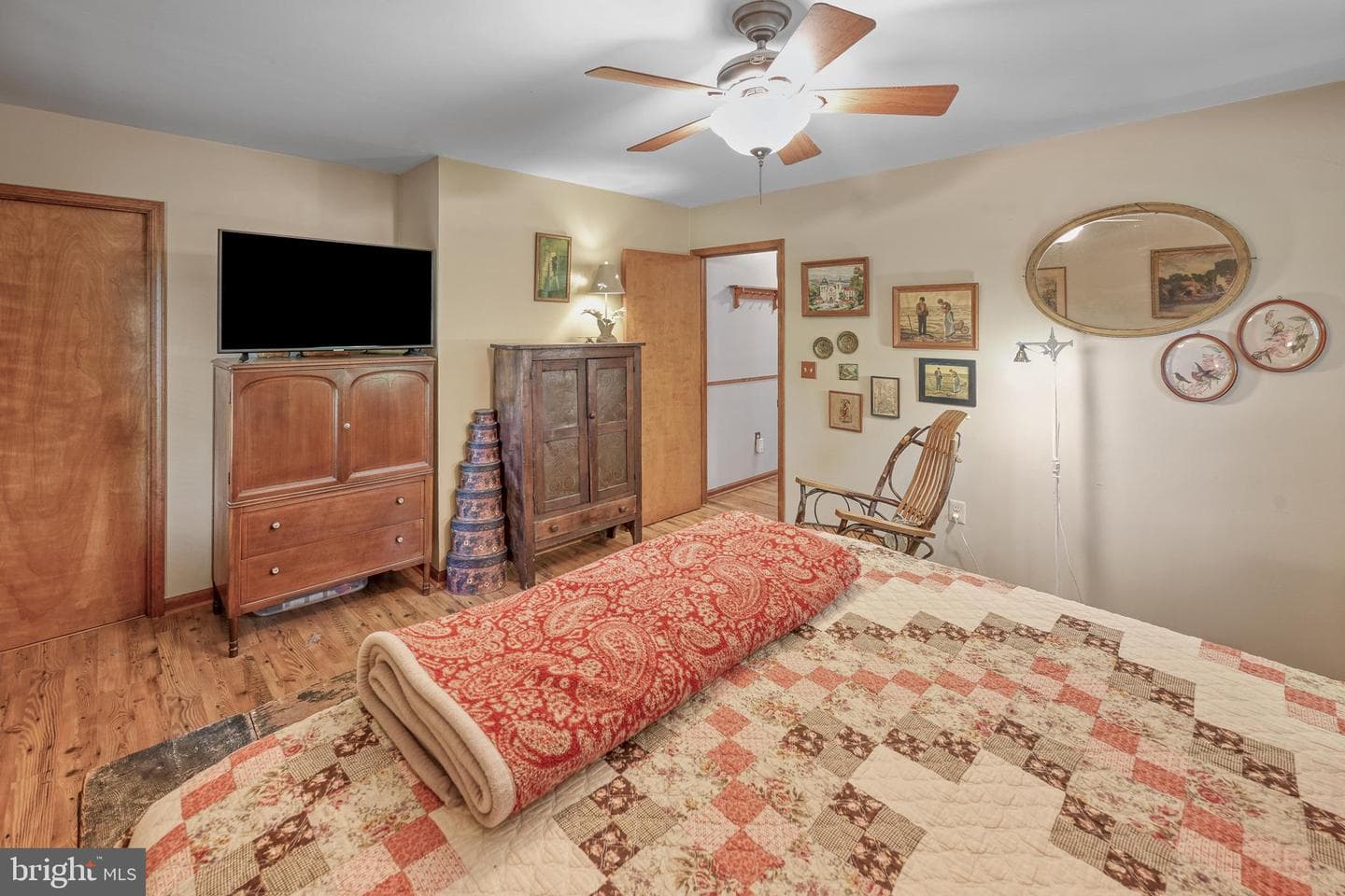 110 Patrick Henry Dr photo 42
