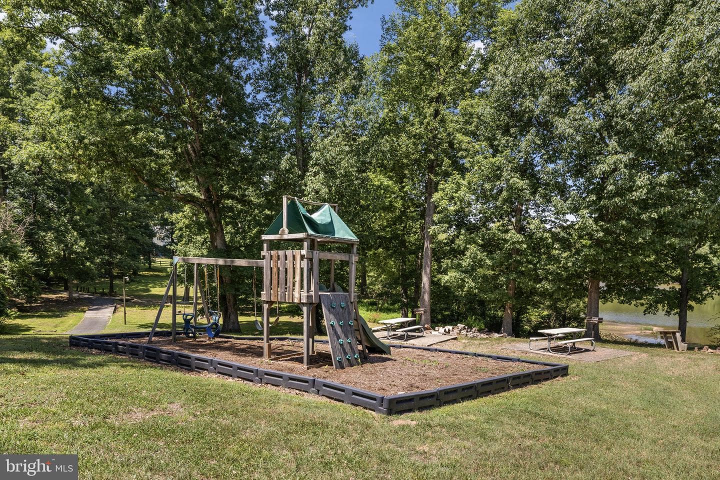249 Derby Lane photo 14
