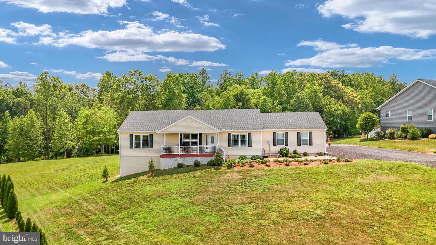 160 Lancaster Court photo 10