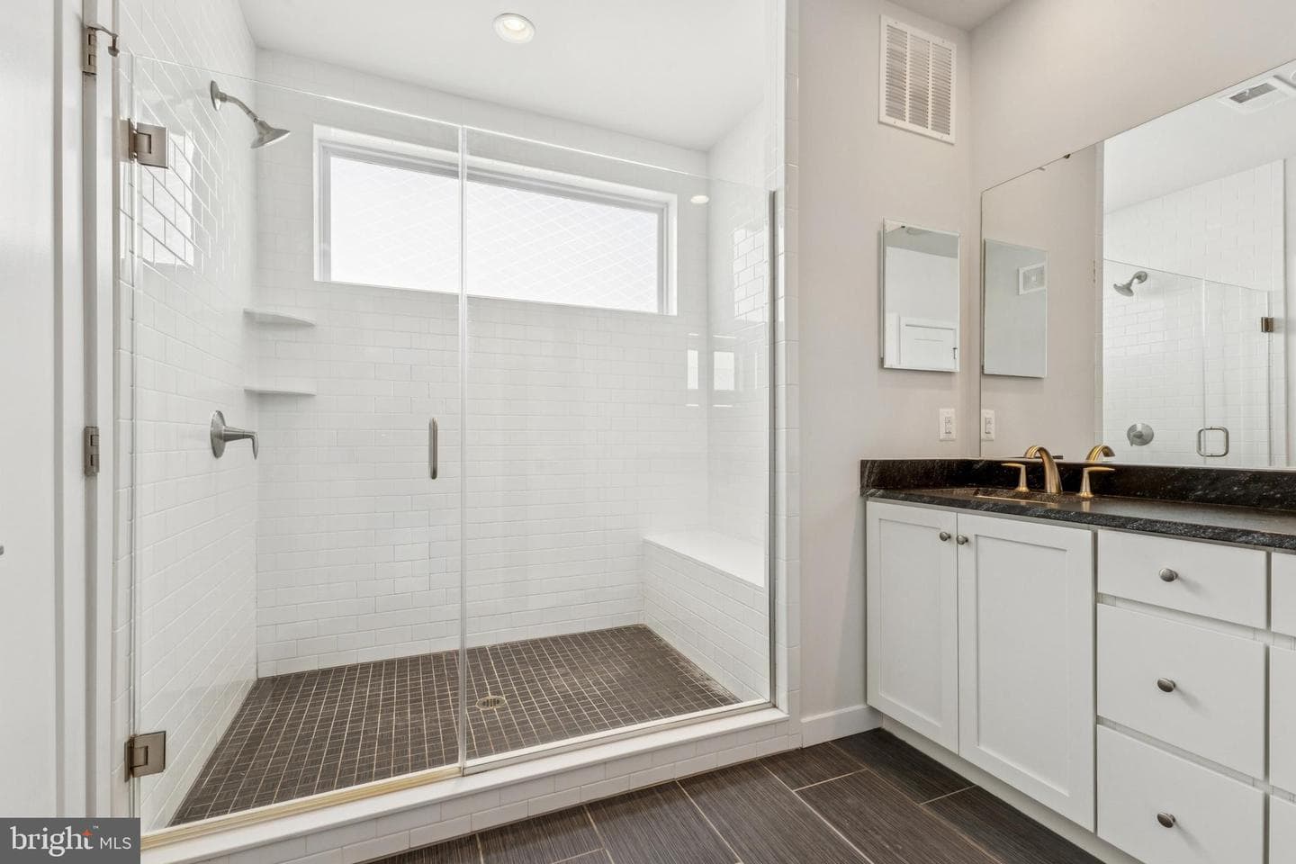 43186 Mongold Square photo 21