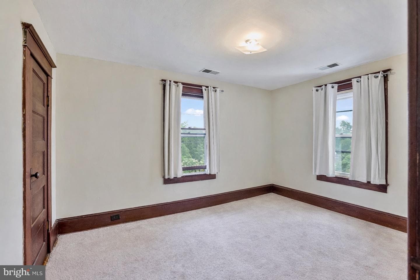 200 S Orchard Drive photo 19