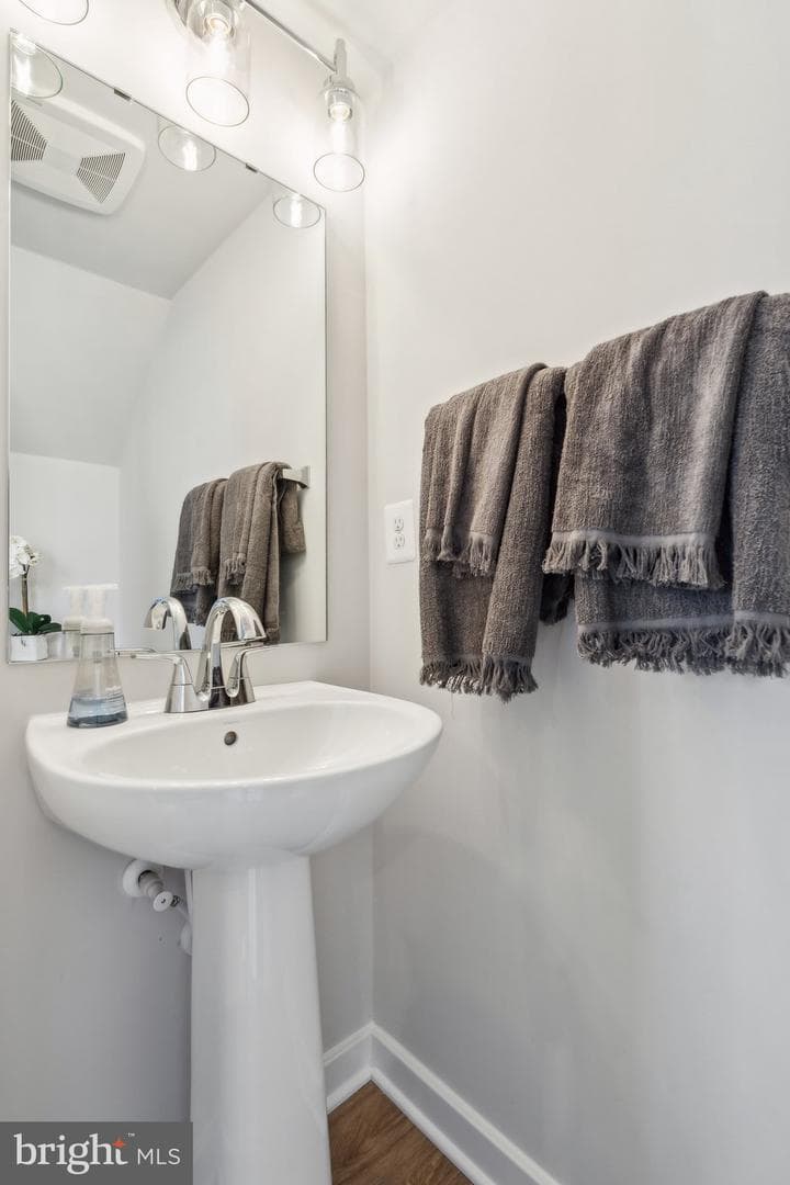 1055 Inferno Terrace SE photo 10