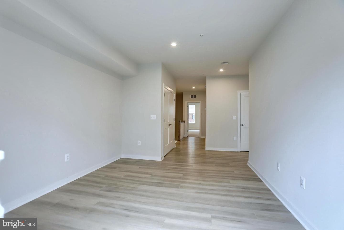 44531 Wolfhound Square photo 11