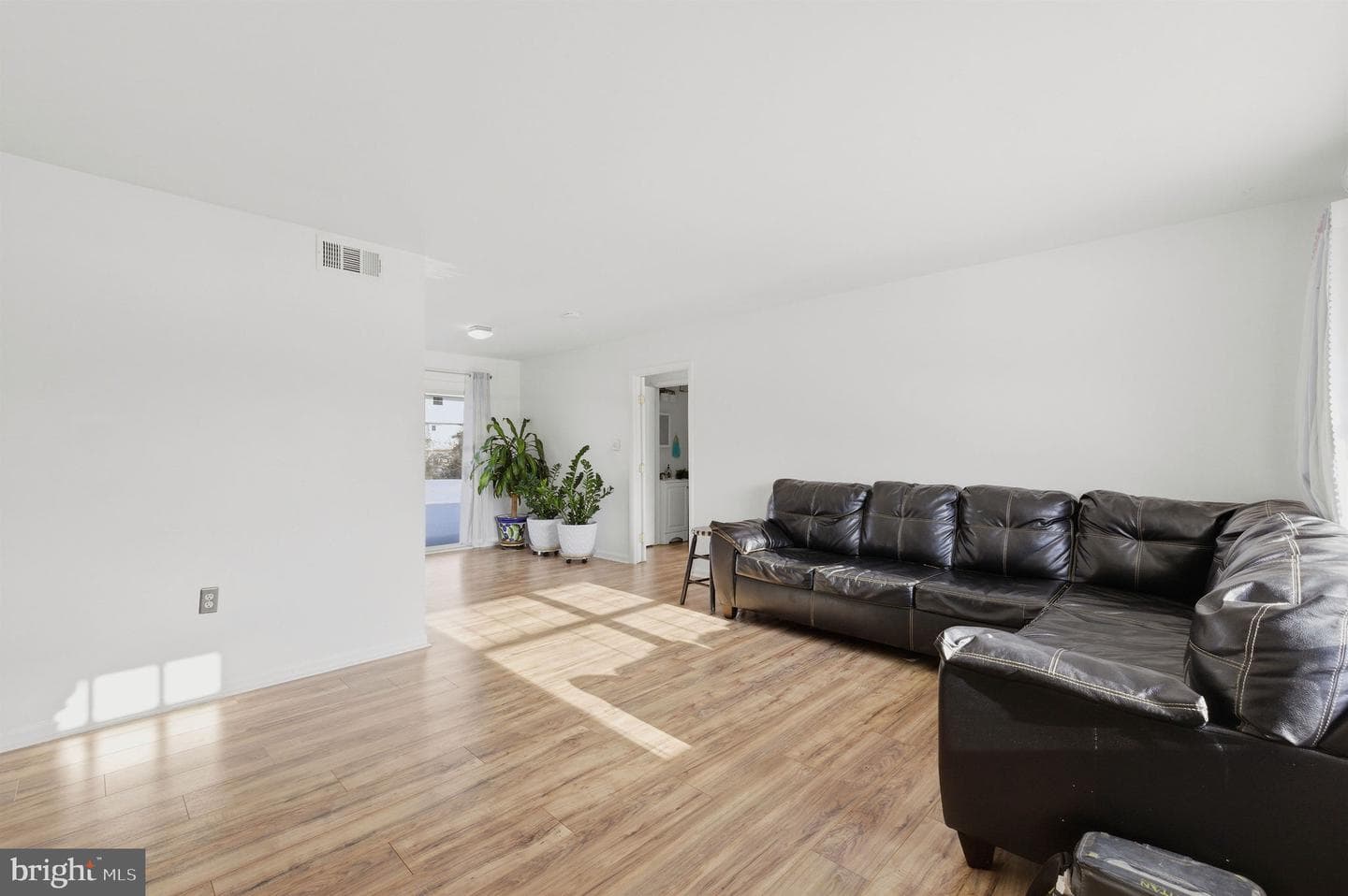 1607 N Brunswick Street photo 5