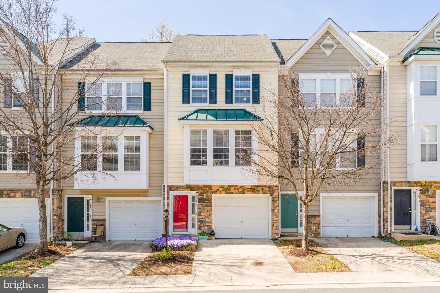 23097 Fontwell Square photo 1