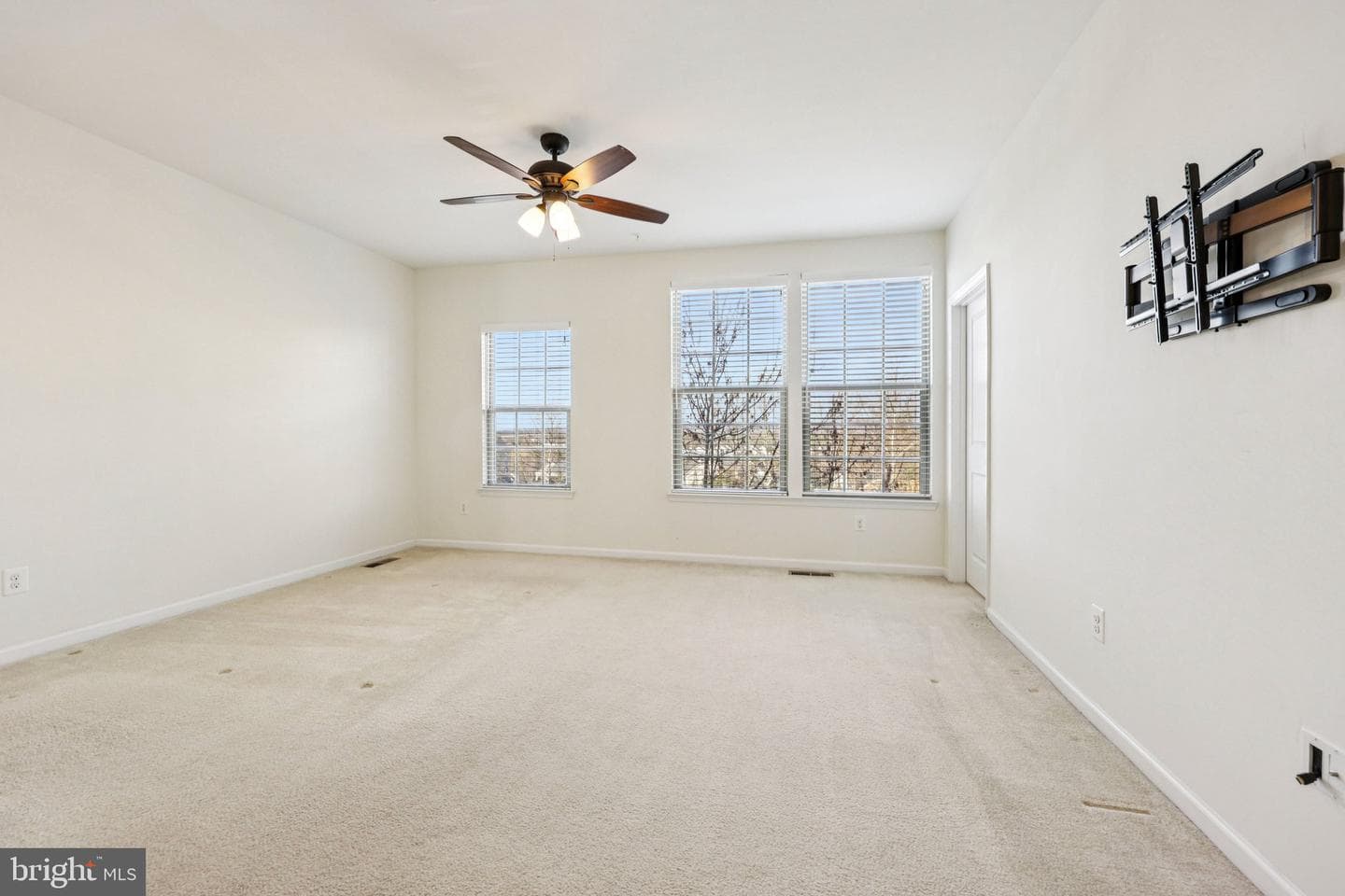 26052 Braided Mane Terrace photo 27