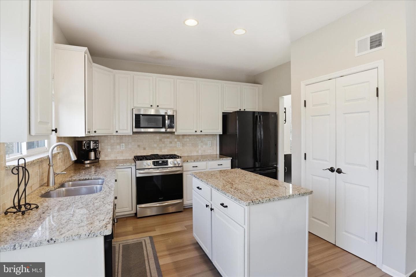 21172 Sundial Court photo 12