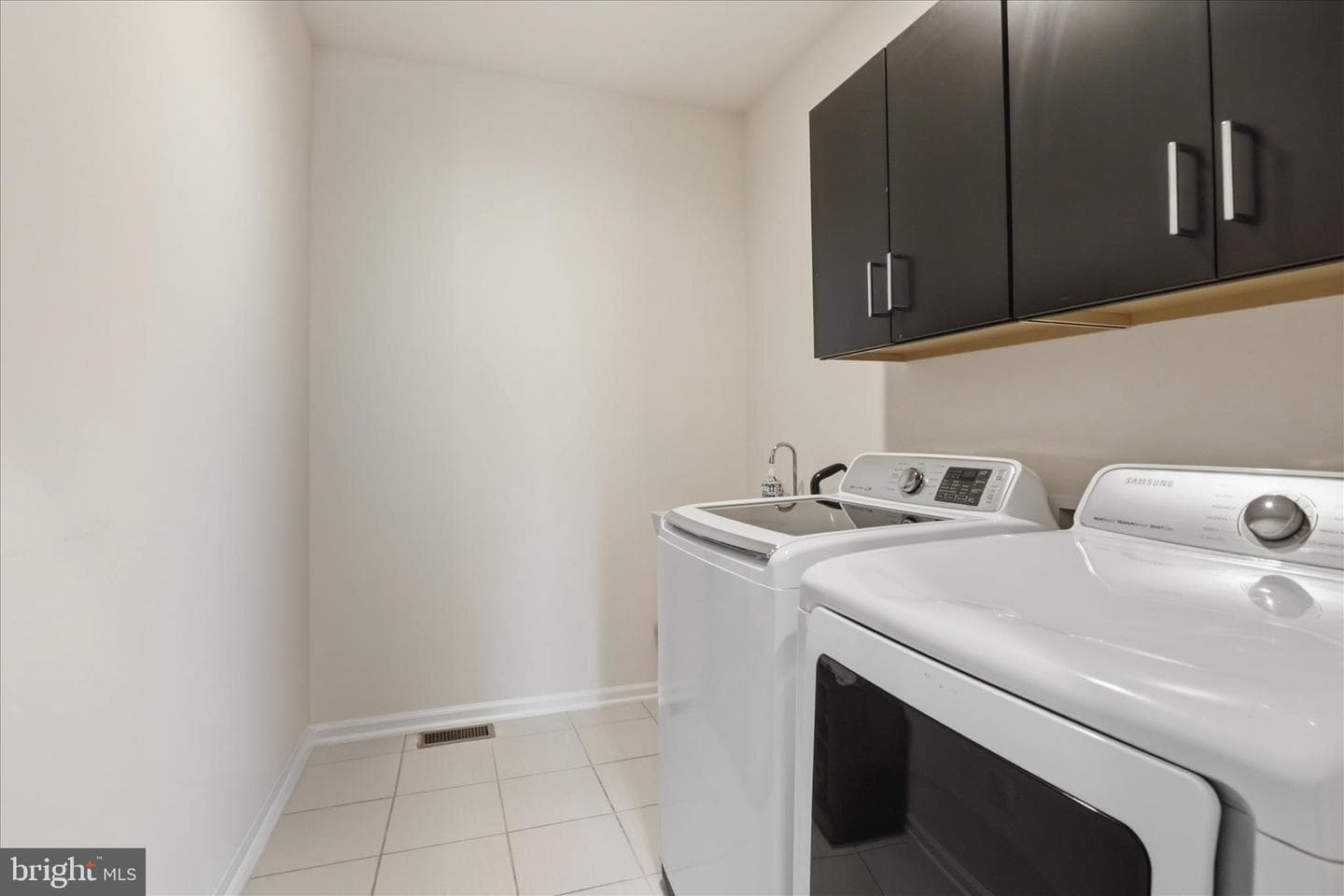1018 Laconian Street SE photo 22