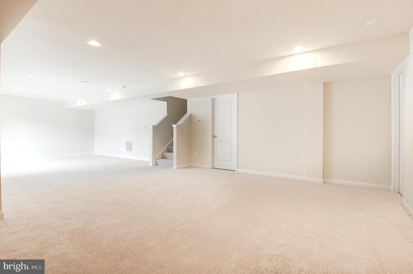 9 Fox Meadow Drive photo 32