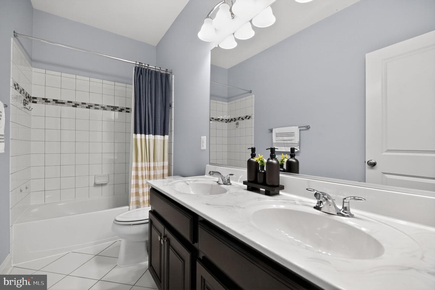 43173 Clarendon Square photo 22