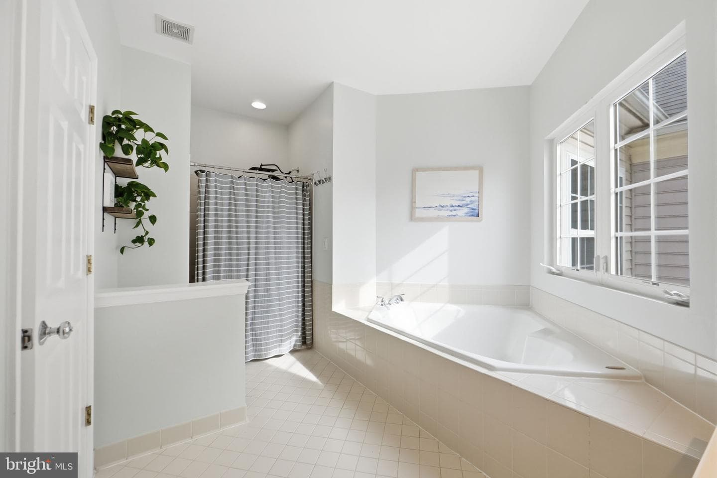 513 Gentlewood Sq photo 28