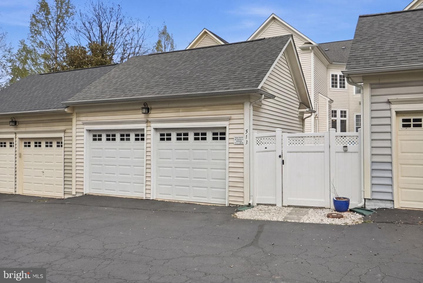 513 Gentlewood Sq photo 46