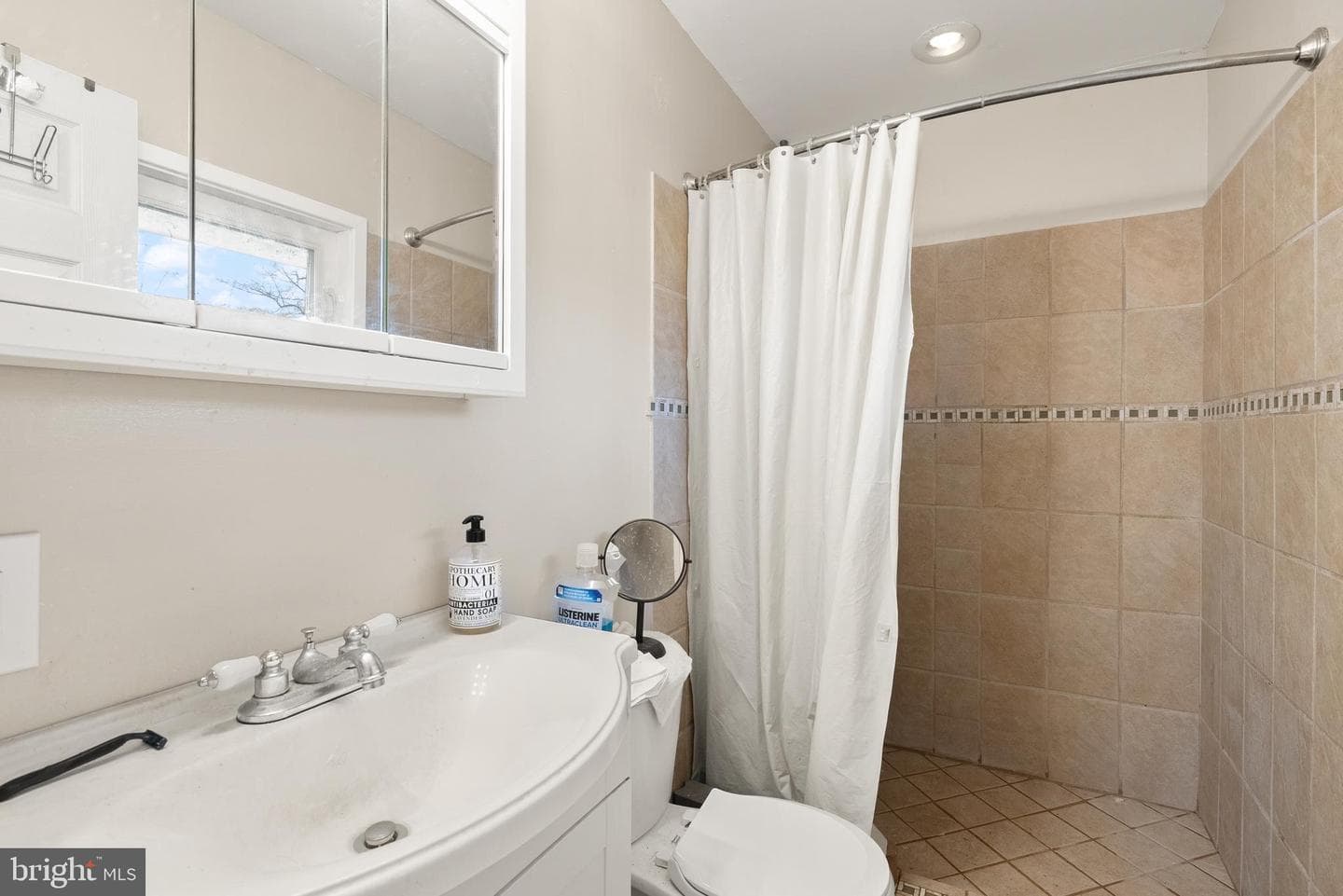 1301 N Amelia Street photo 18
