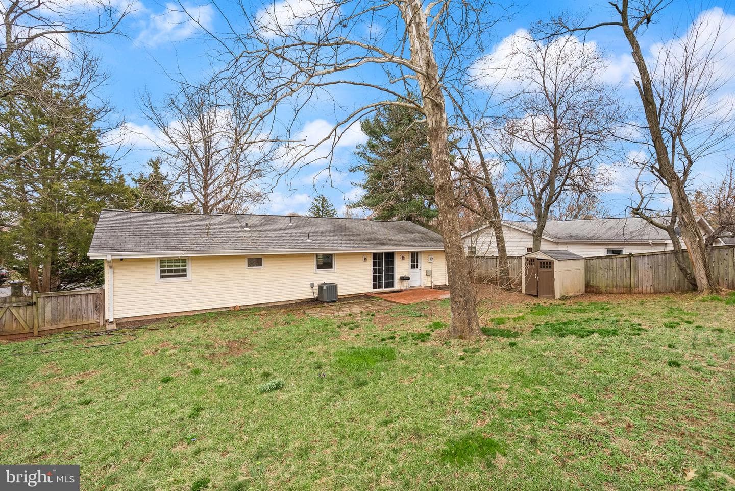 1301 N Amelia Street photo 27
