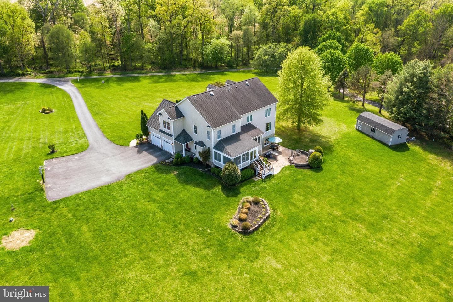 16527 Hampton Road photo 3