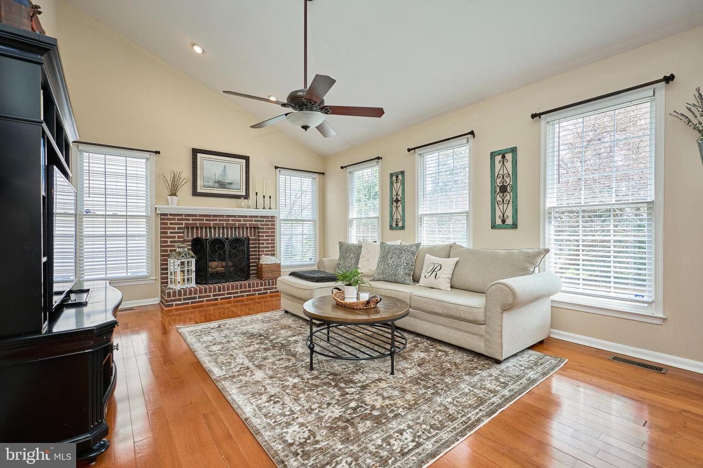 105 Whitney Place NE photo 12