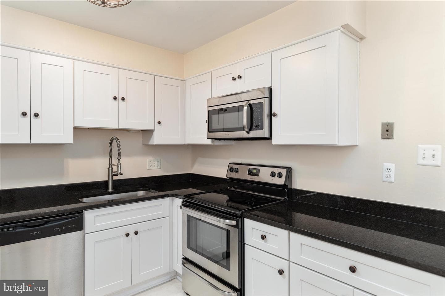 115 N Duke photo 5