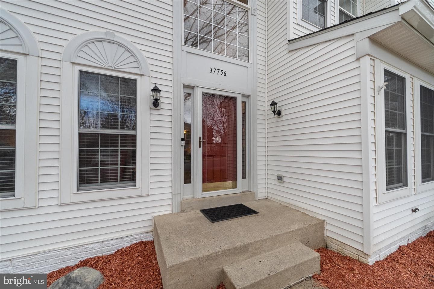 37756 Drawbridge Way photo 4