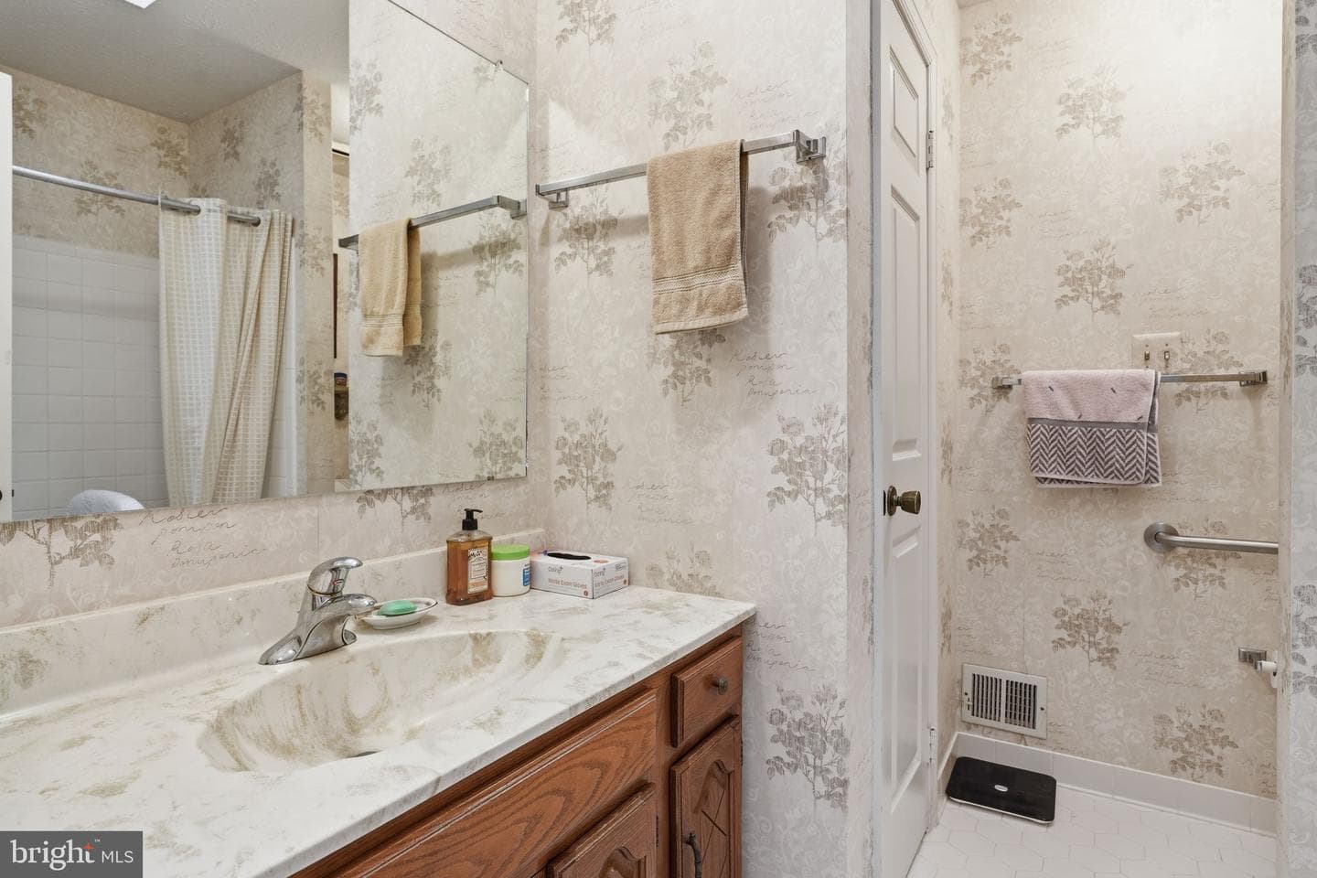 7 Wickham Court photo 28