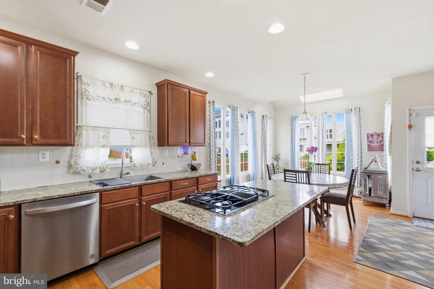 43679 Lucketts Bridge Circle photo 18