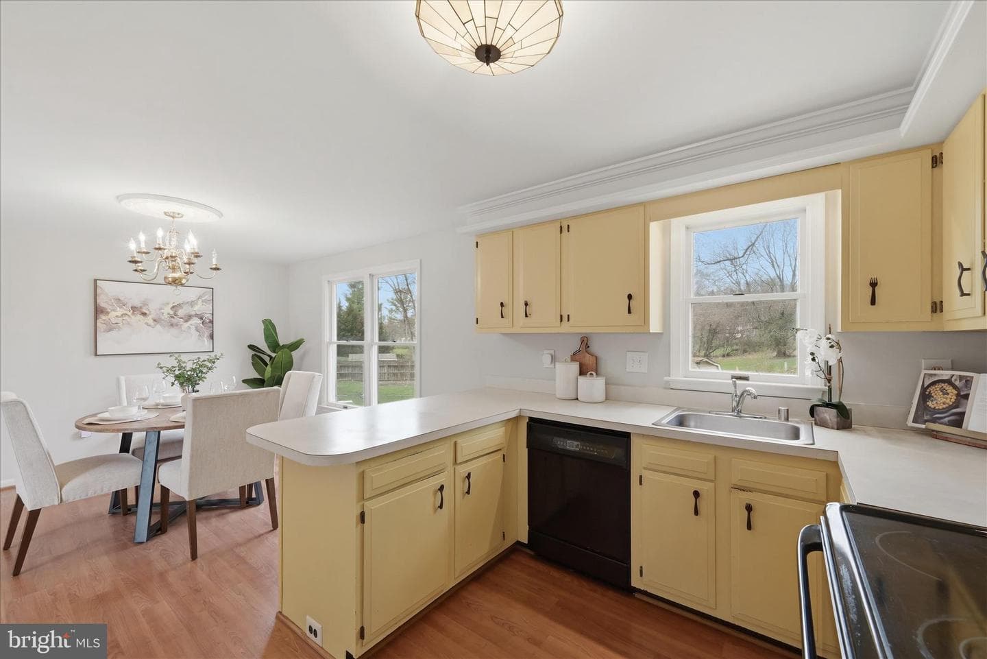 126 Applewood Court photo 8