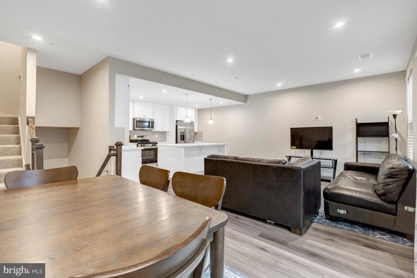 42558 Invergordon Terrace photo 10