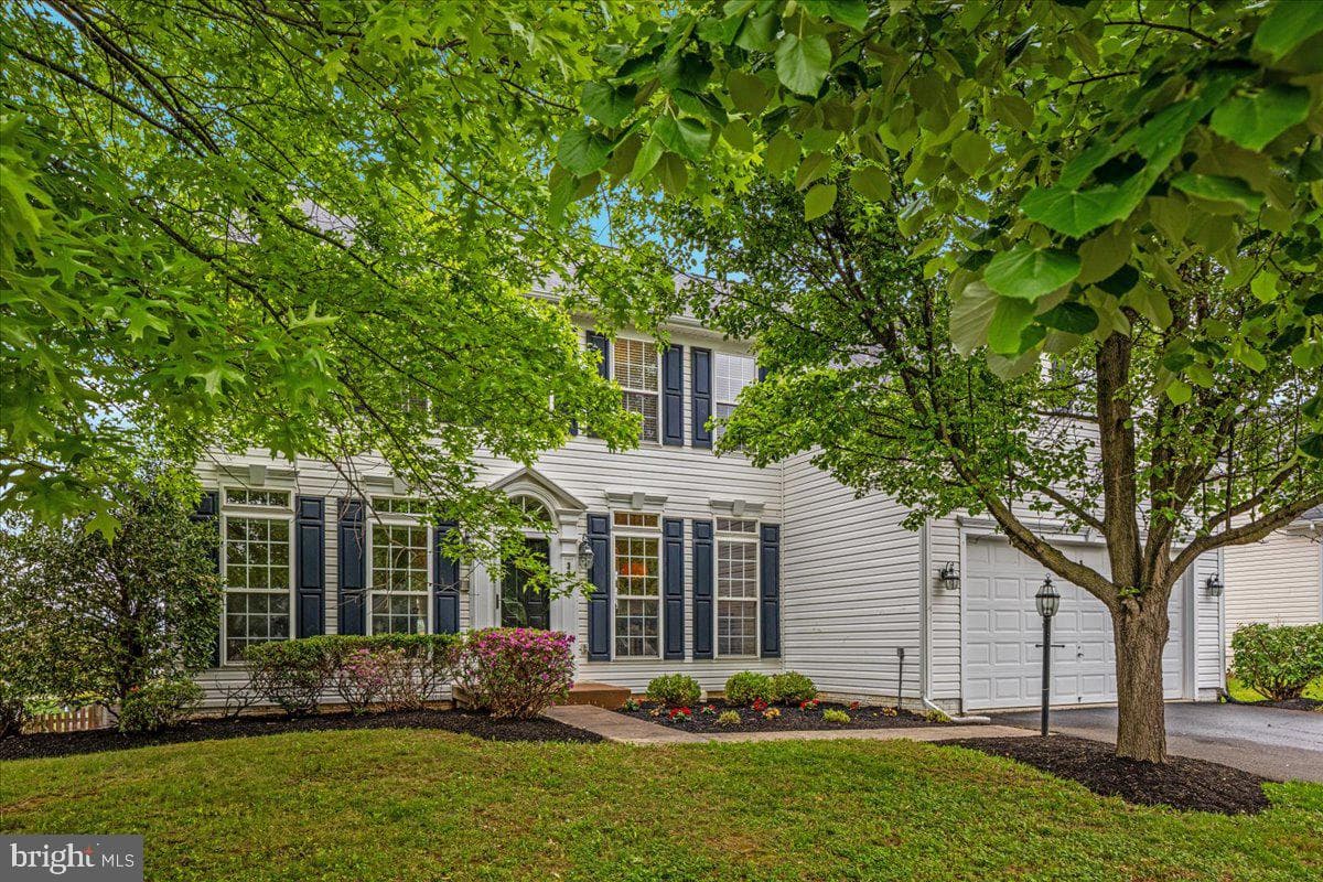 33 Potterfield Drive photo 2
