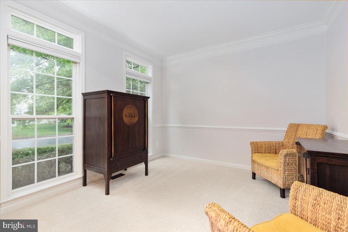 33 Potterfield Drive photo 5