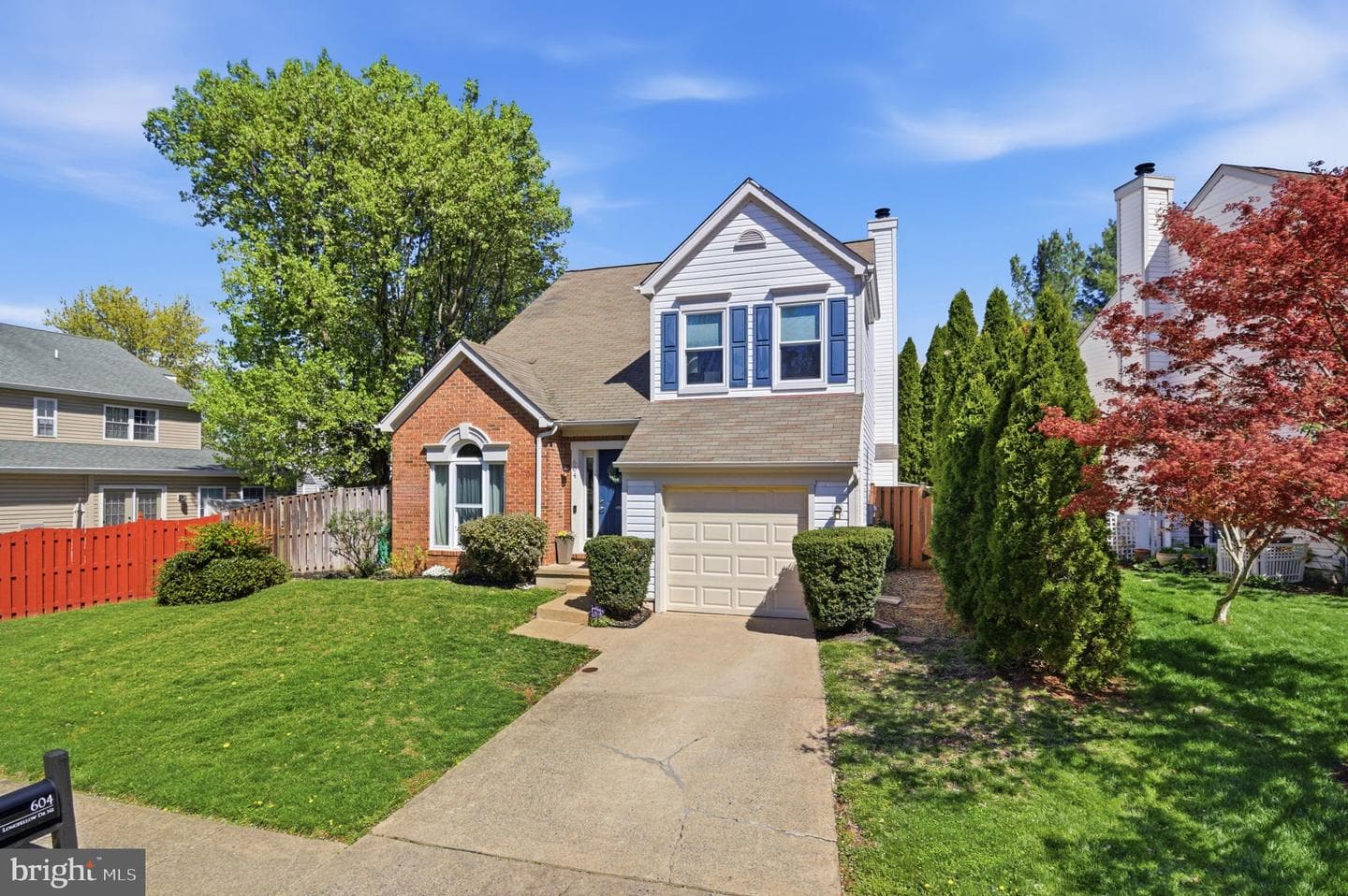 604 Longfellow Drive NE photo 2