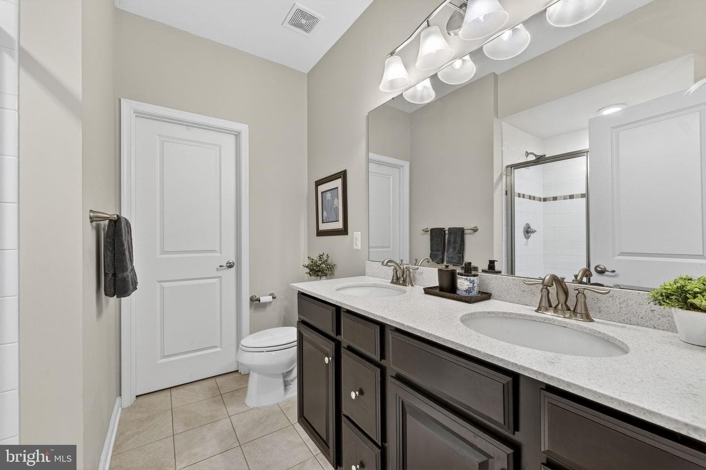 459 Haupt Square SE photo 35