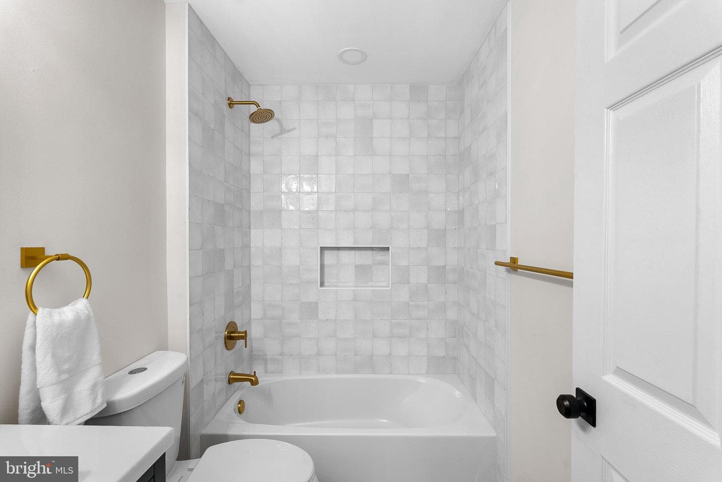 21555 Trowbridge Square photo 36