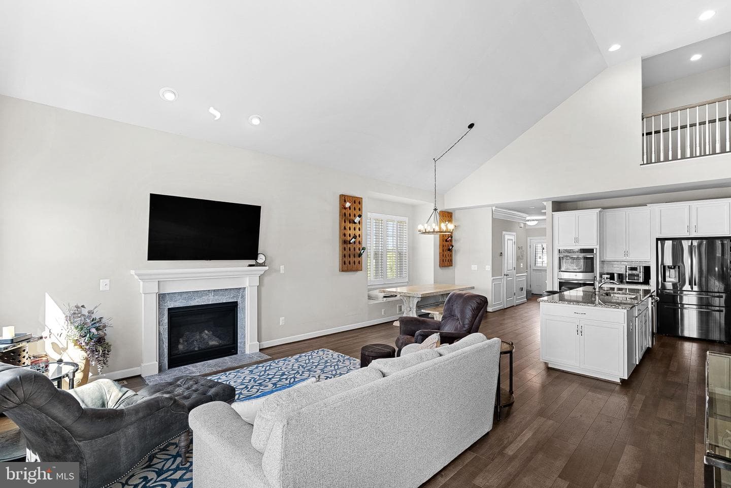 18433 Presidio Place photo 24