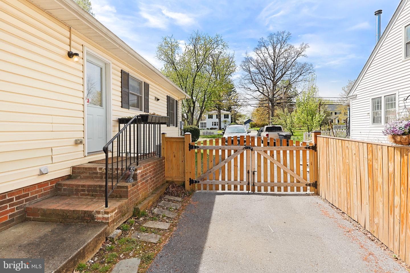412 S Maple Avenue photo 25