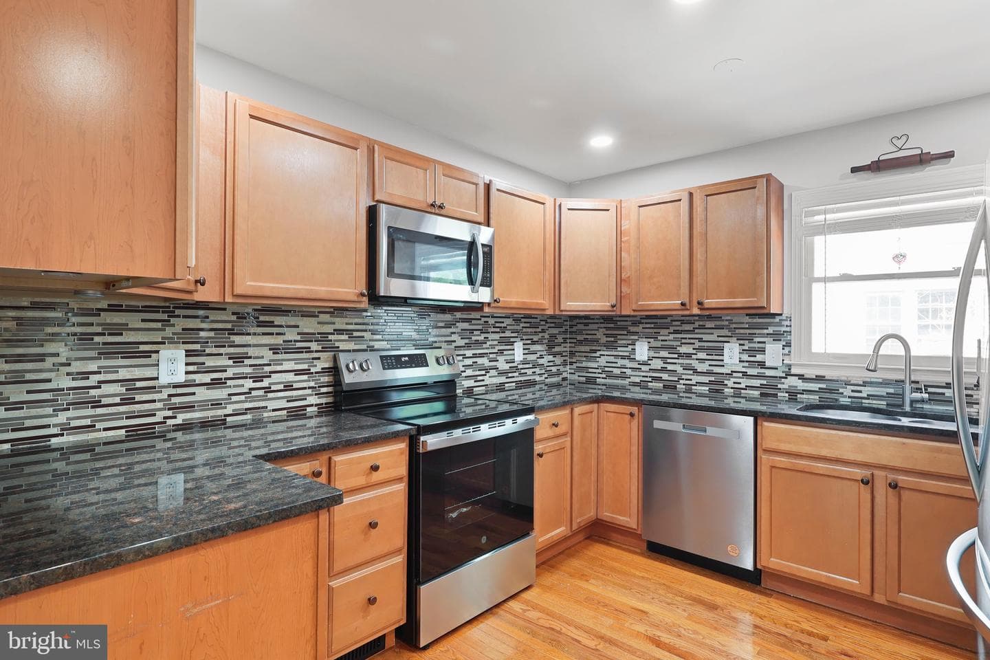 412 S Maple Avenue photo 8