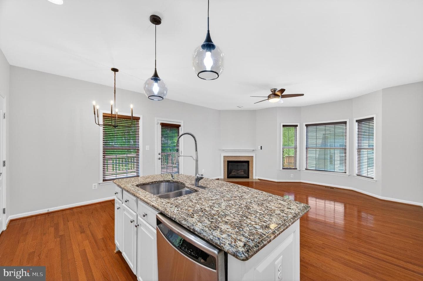 25139 Hummocky Terrace photo 12