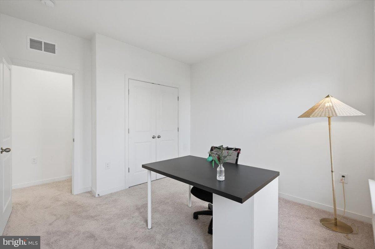 46037 Woodpecker Square photo 27
