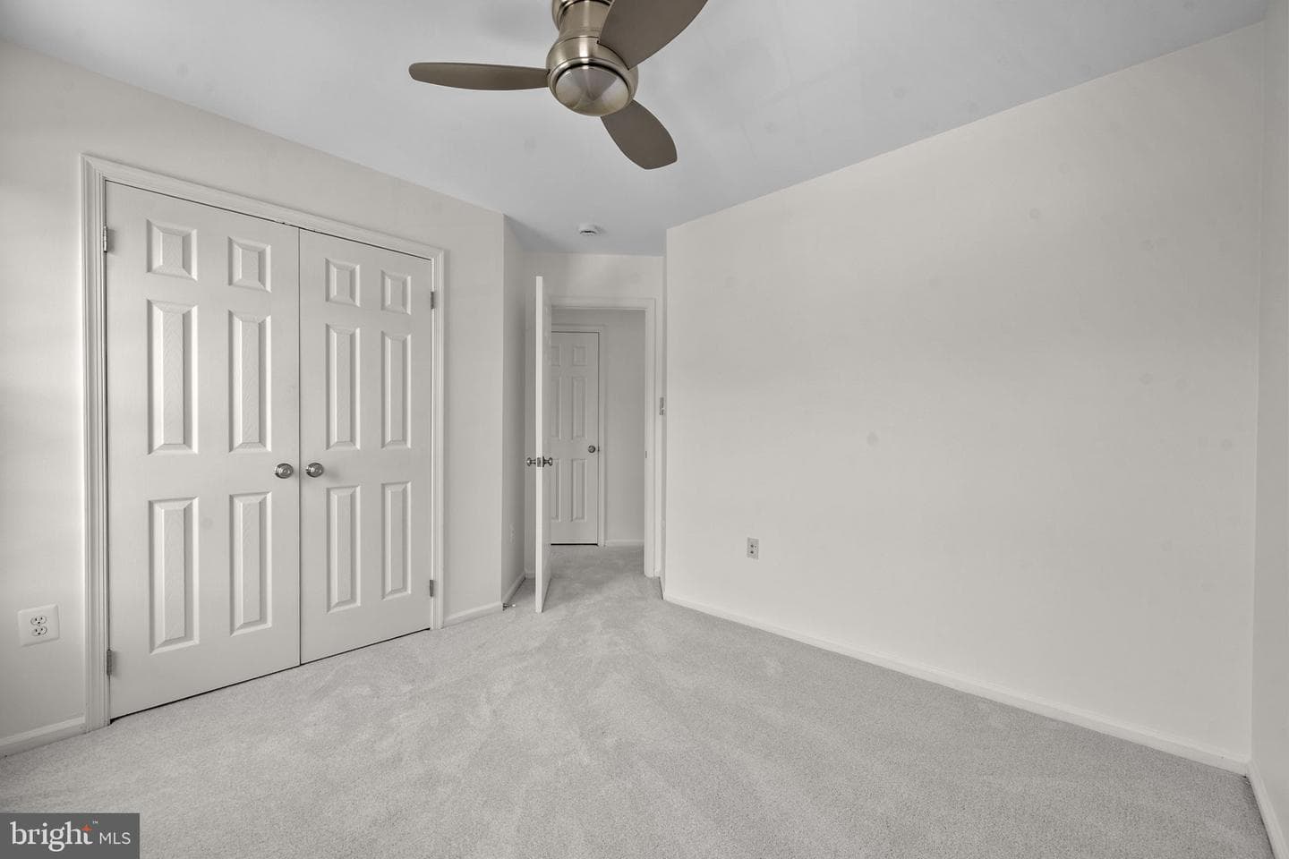 47697 Whirlpool Square photo 29