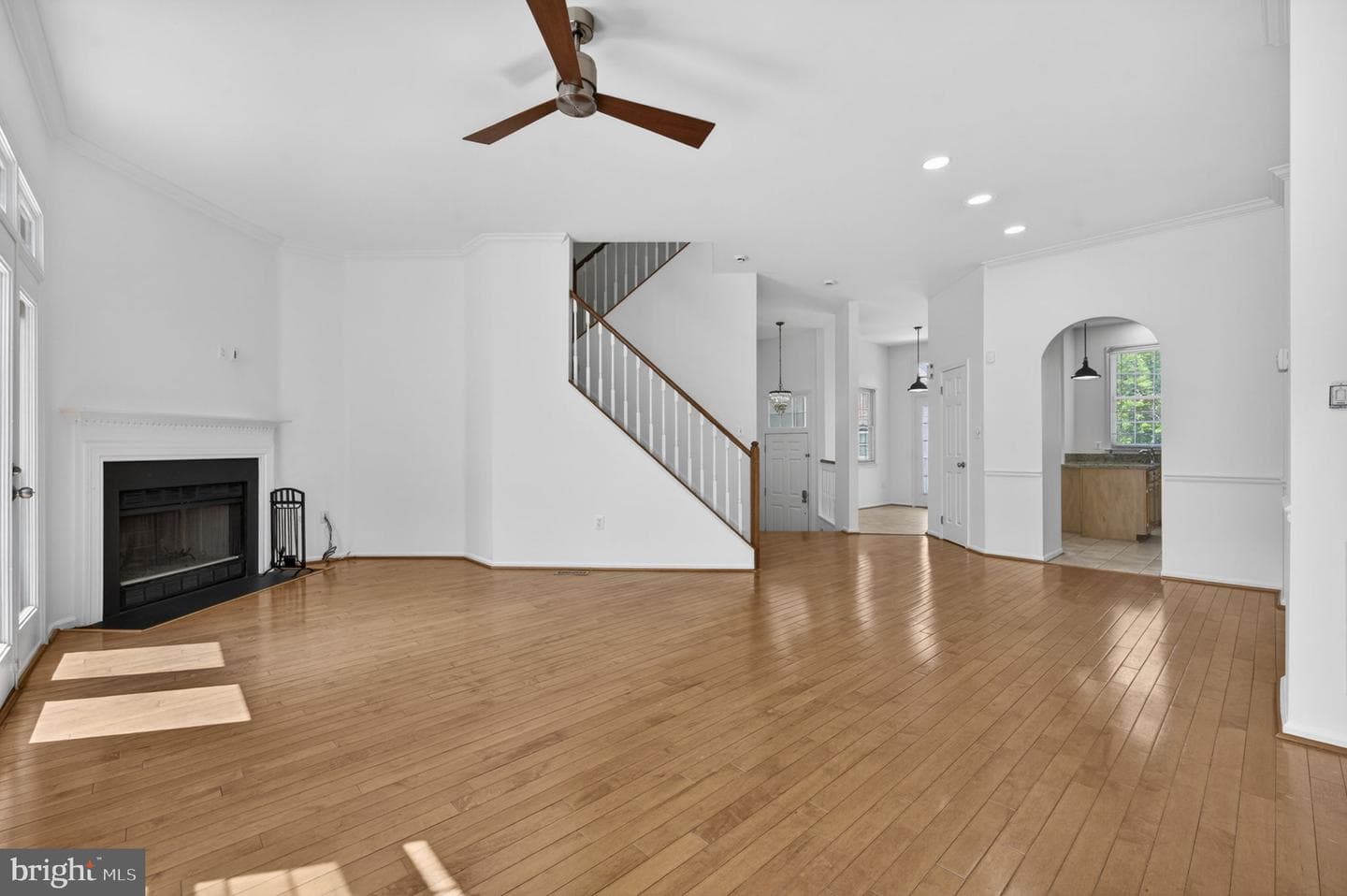 47697 Whirlpool Square photo 3