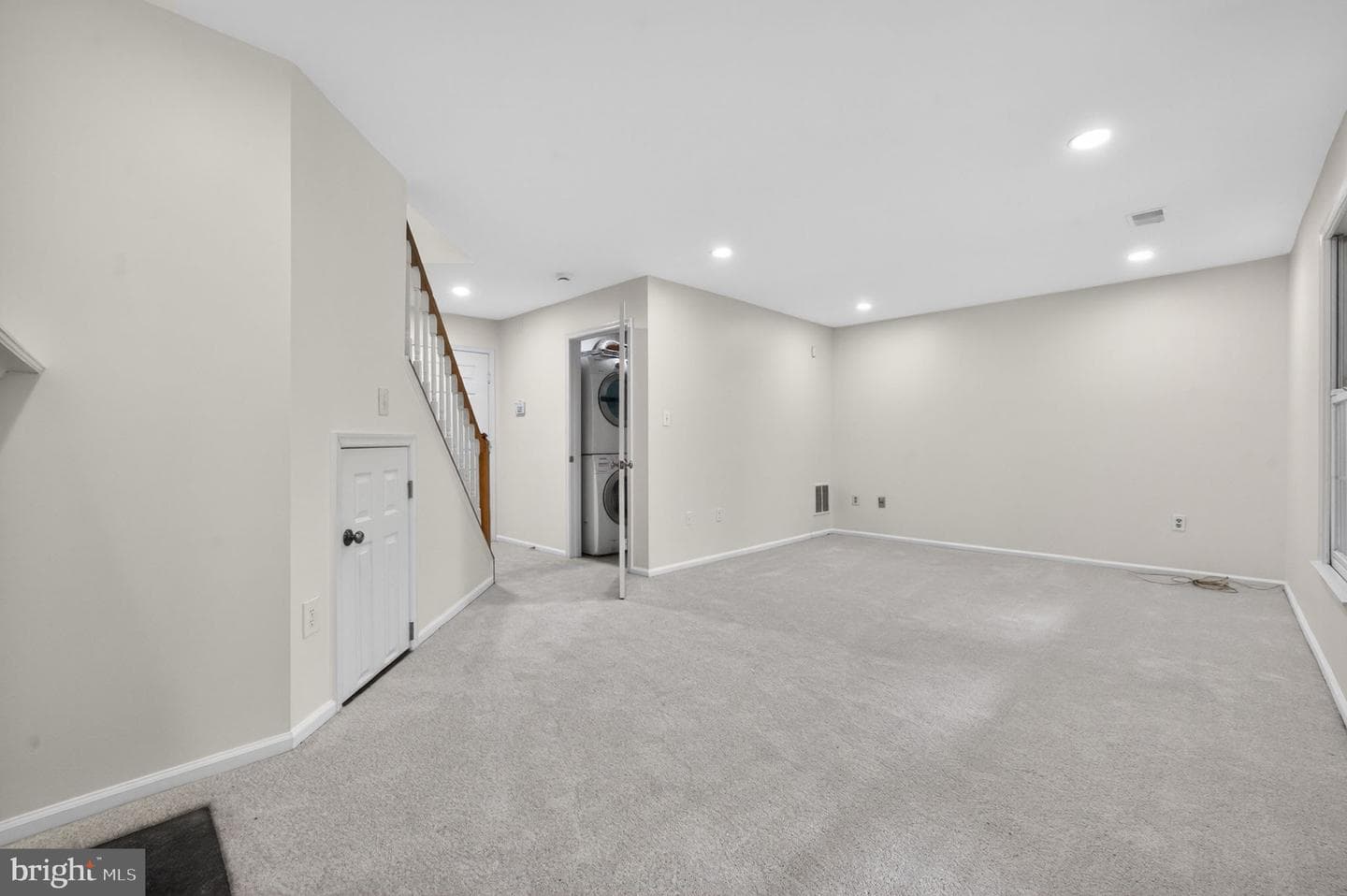 47697 Whirlpool Square photo 34