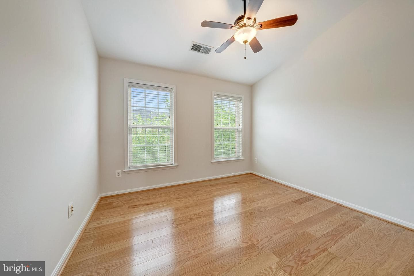21893 Schenley Terrace photo 31