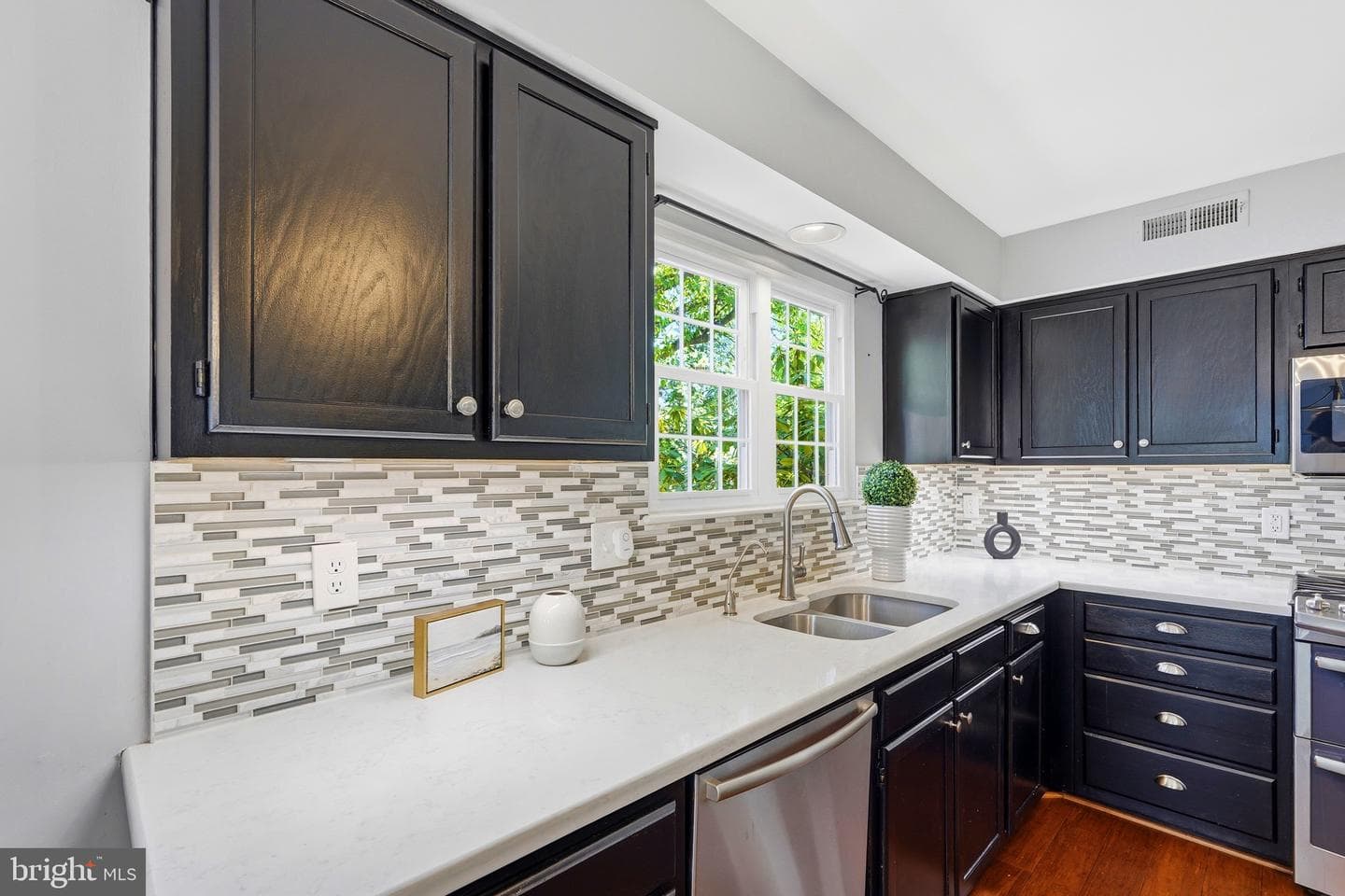 210 Foxborough Drive SW photo 26